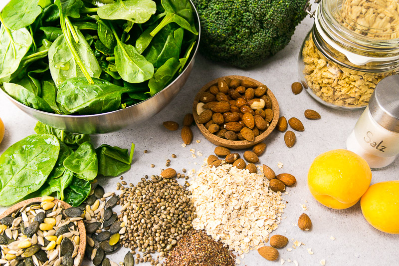 Vegane Ernährung: Welche Nährstoffe sind die wichtigsten und sollten auf keinen Fall in deiner Diät fehlen? Alles über Vitamin B12, Eisen, Jod und Co. | Ricemilkmaid Blog