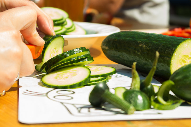 Lebensmittelverschwendung - ein riesiges Problem in Deutschland. Hier findest du 10 Tipps, wie du Obst und Gemüse retten kannst. Außerdem: Wie funktioniert eine Schnippeldisko? Klick dich zum Blog und informiere dich! 