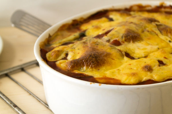 lasagne-zucchini-bechamel-vegan-3-von-5 Ein Rezept für eine richtig cremige und leckere vegane Lasagne mit würziger Béchamelsauce und veganer Käsekruste. Gleich abspeichern oder direkt zum Rezept klicken!