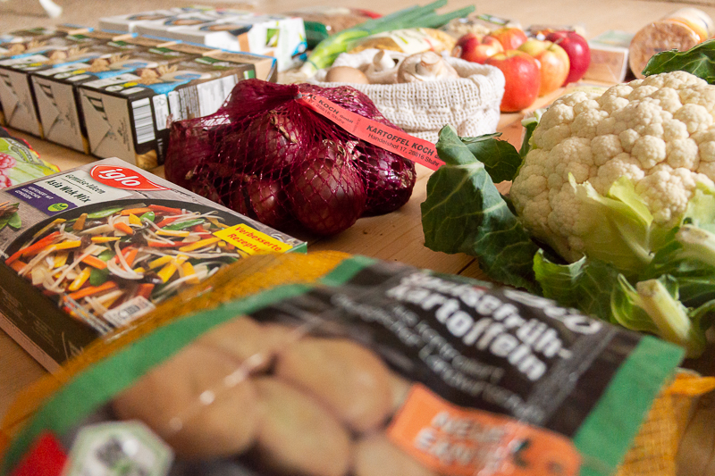 Wie sieht eigentlich ein echter, ungeschönter veganer Wocheneinkauf aus? Und wie nachhaltig ist es, im Supermarkt einzukaufen? Wieso unverpackt einkaufen nicht immer möglich ist, liest du in diesem Beitrag.